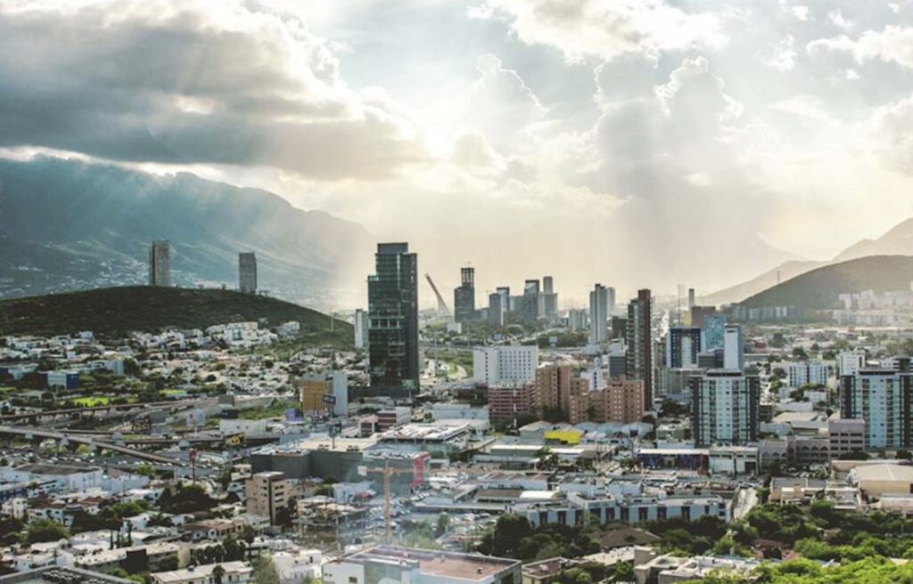 Monterrey aprovecha las construcciones verticales para crecer