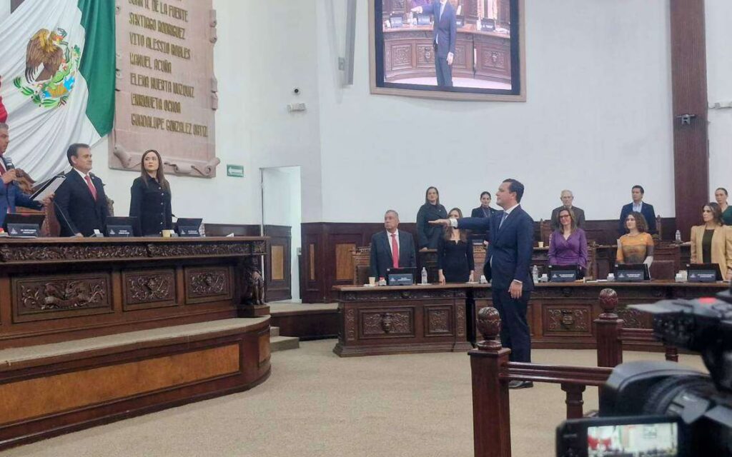 Federico Fernández Montañez rindió protesta como el nuevo fiscal de Coahuila
