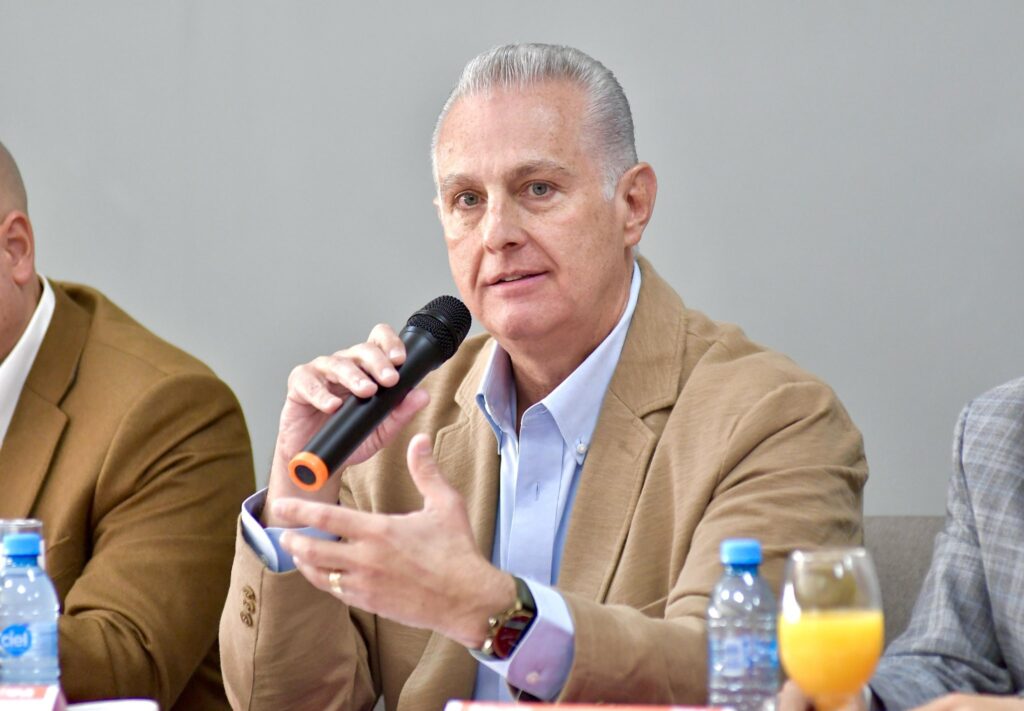 El alcalde de Torreón encabezó la toma de protesta del Consejo Directivo del IMPLAN. Foto: X @RomanCepeda
